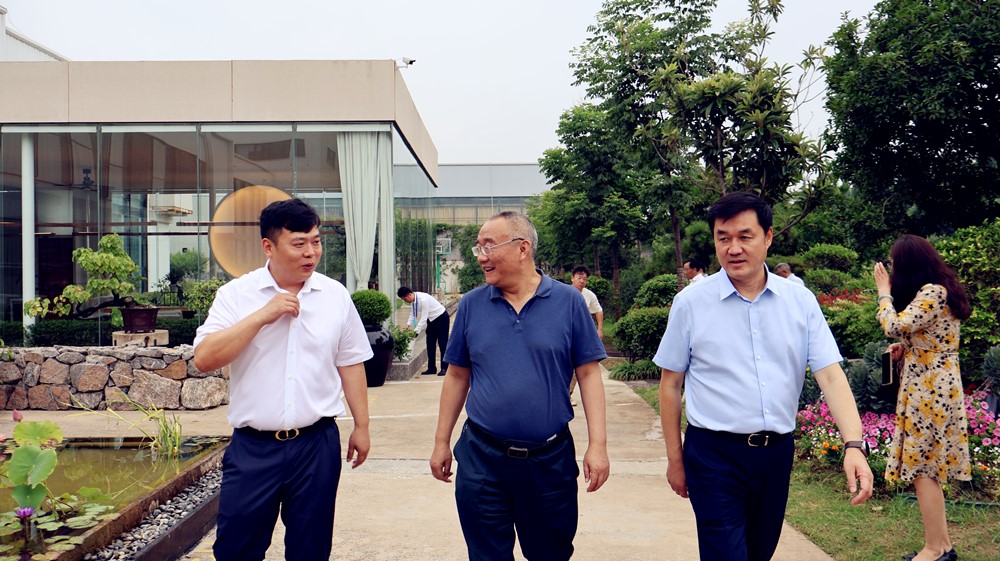 全省民建會員之家建設(shè)觀摩團(tuán)參觀洛陽開元集團(tuán)民建“會員之家”